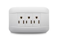 3 Gang Outlet American 2P+E