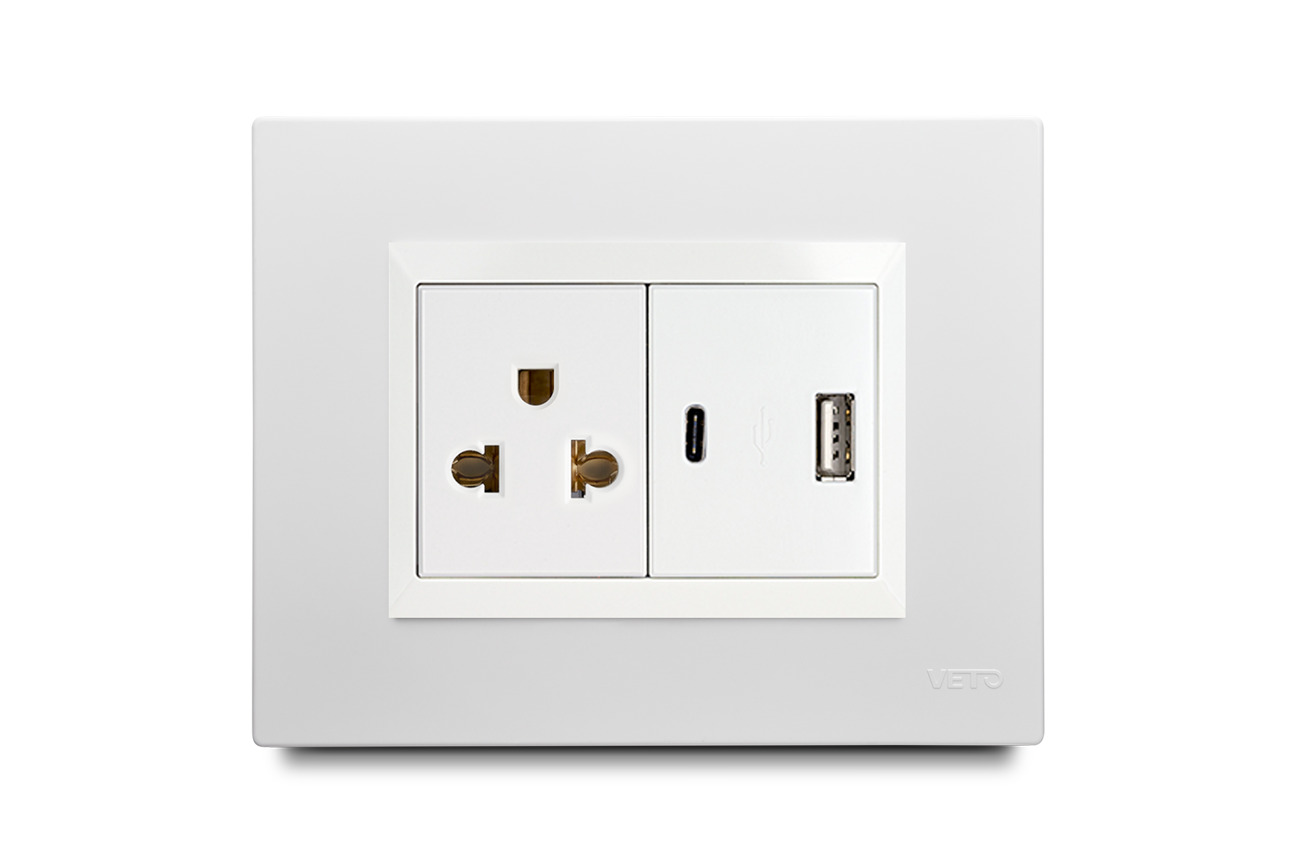 Combination 2 USB Port (type A And C) + 1 Outlet American 2P+E