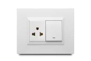 Mixto 1 interruptor + 1 Tomacorriente Universal 2P+E