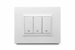 Interruptor inteligente triple con tecla