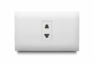 1 Gang Outlet Universal 2P